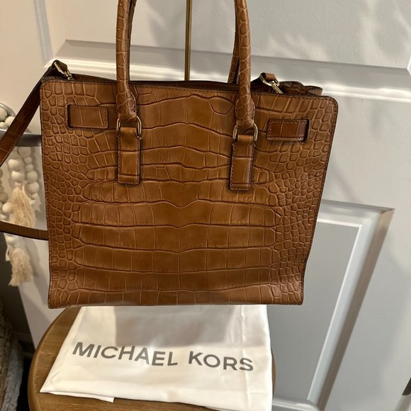 Authentic Michael Kors Large Dillon East West Croc Embossed Leather Satchel, EUC - Picture 3 of 7
